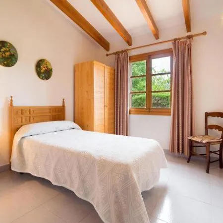 Sleeps 5 With Pool Air Con And Wifi